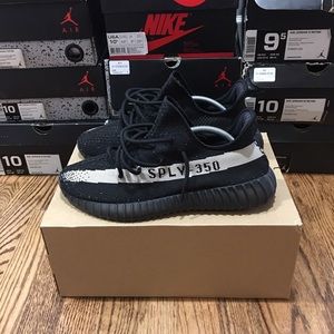 Yeezy 350 v2 oreo